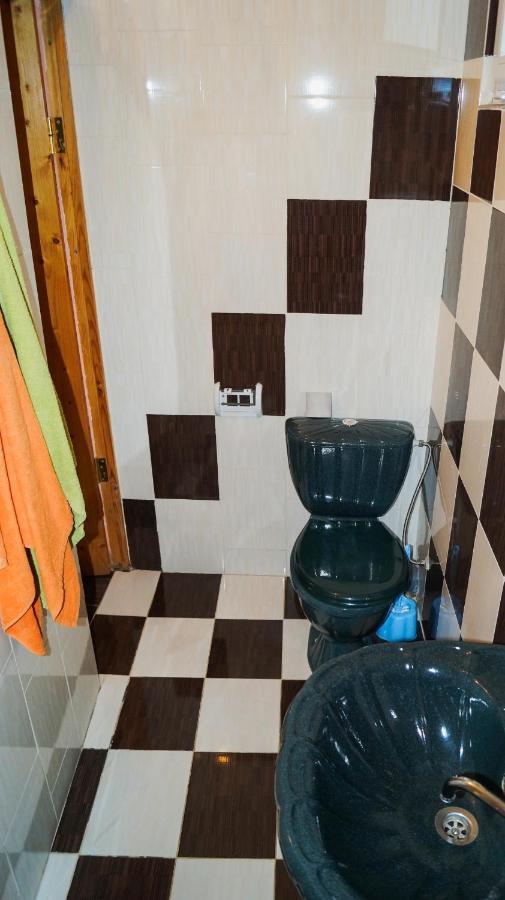 Гостевой Дом Ирина Hotel Sukhumi Luaran gambar