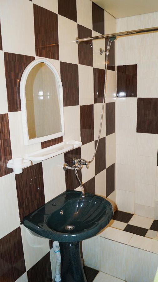 Гостевой Дом Ирина Hotel Sukhumi Luaran gambar