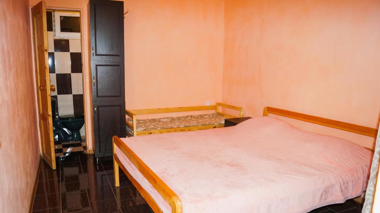 Гостевой Дом Ирина Hotel Sukhumi Luaran gambar