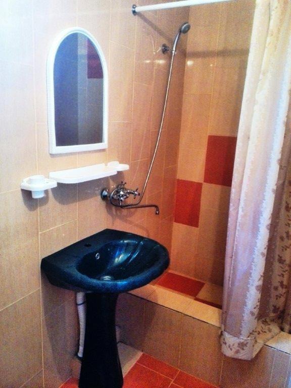 Гостевой Дом Ирина Hotel Sukhumi Luaran gambar