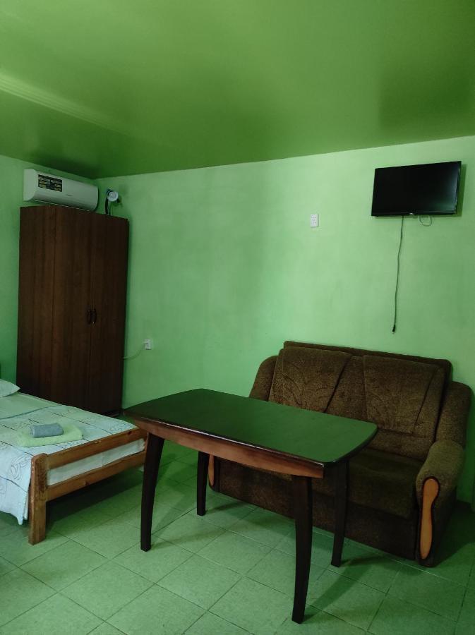 Гостевой Дом Ирина Hotel Sukhumi Luaran gambar